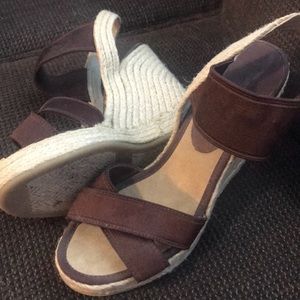 Like new wedges size 6.5